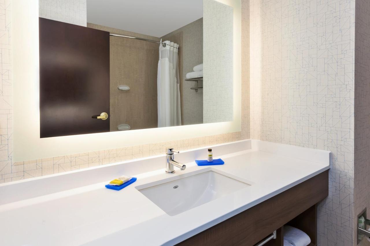 Express & Warminster-horsham By Ihg Hotel
