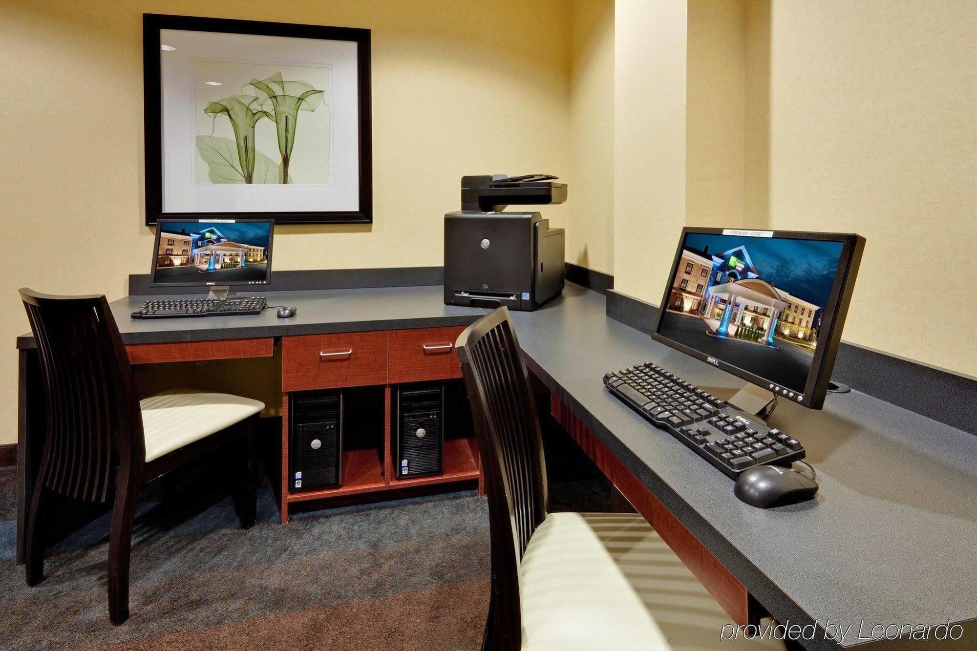 Express & Warminster-horsham By Ihg Hotel