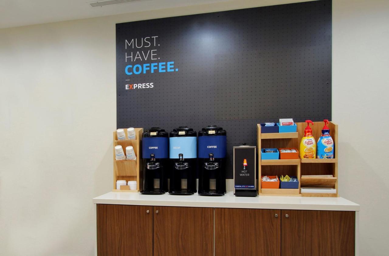 Express & Warminster-horsham By Ihg Hotel
